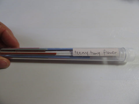 Teeny Tiny FLOWERS Filato