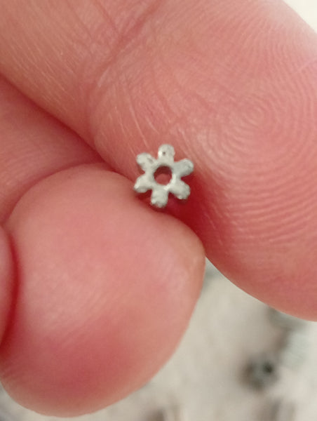 tess-array.com silver flower bead