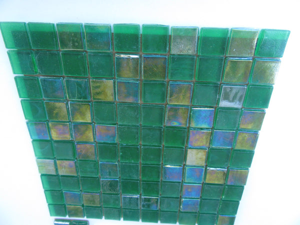 Vibrant Glass Tile VGT075